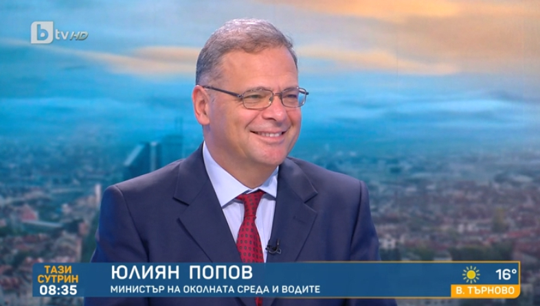 Срамно! Министър и Цънцарова коментират потопа в Царево...с усмивка