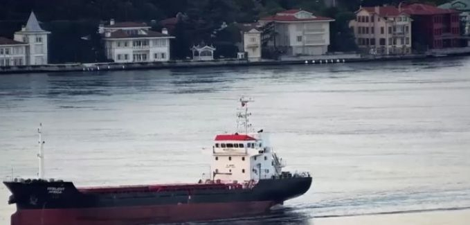 Мощна експлозия разтърси кораб в Черно море на километри от България ВИДЕО 