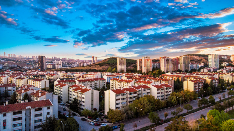 Що за дилема: Да си купите апартамент в София, или два в Турция