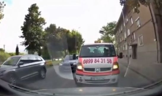 Пловдивчани гледат и не вярват на очите си, какви ги свърши този шофьор на "Пътна помощ" ВИДЕО