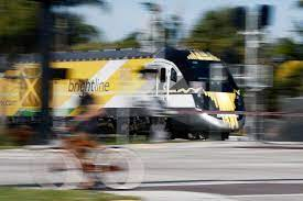 Адско меле между товарен влак и джип взе 5 жертви във Флорида ВИДЕО