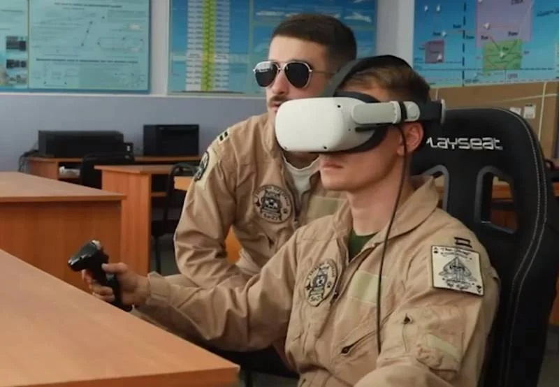 ВИДЕО показа как украински пилоти се учат да летят на Ф-16 