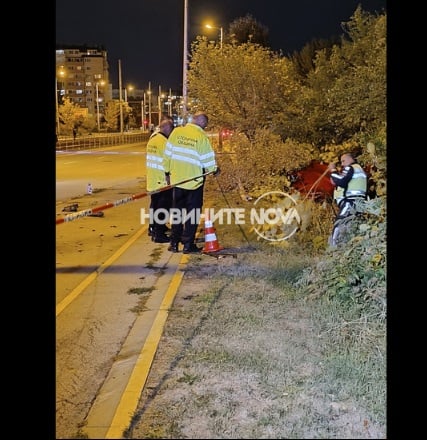 Дете лежи на тротоара, а майка пищи в ужас след меле с коли в София СНИМКИ