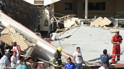 Ужасяващ инцидент със загинали и ранени в Мексико ВИДЕО