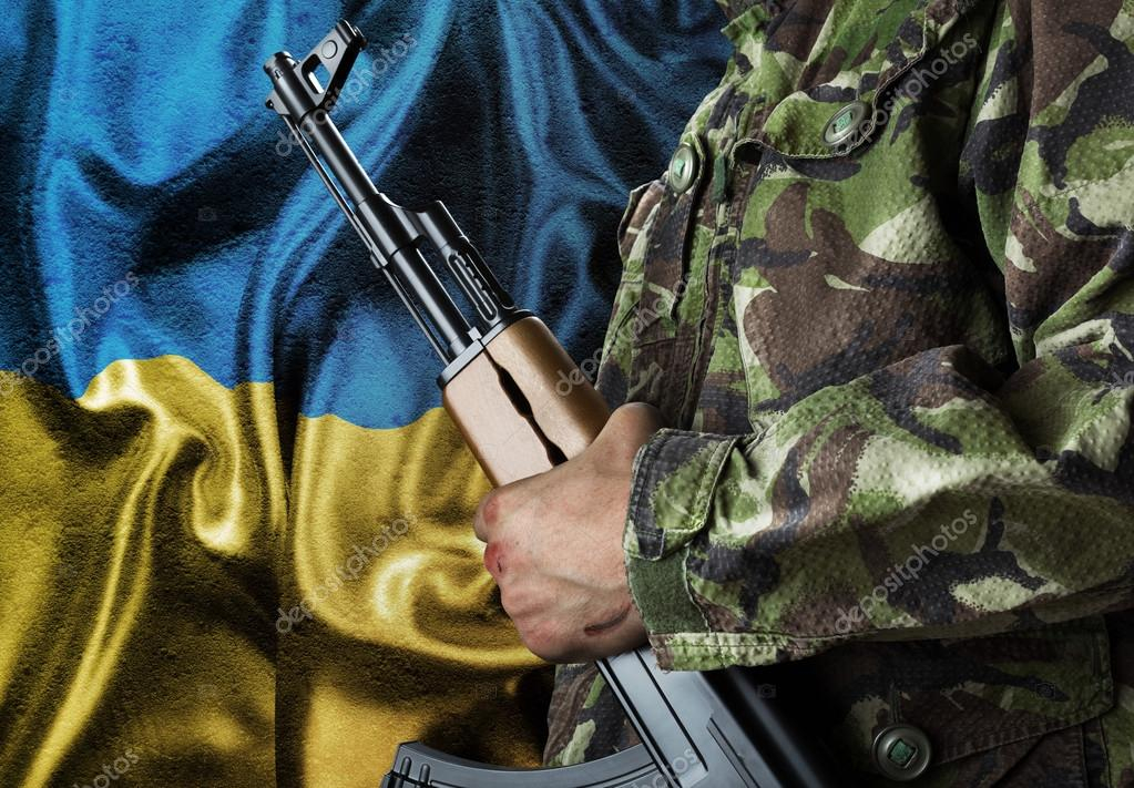 Пиян украински войник застреля свои колеги в Киев СНИМКИ 18+