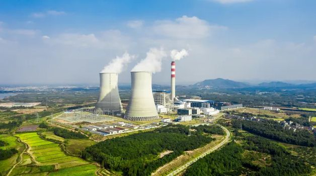 Паника на 700 км от България: Ядрена централа спряна заради теч