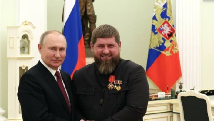 Кадиров награди Путин с най-високото отличие на Чечня 