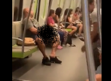 Шок в метрото: Перверзник извади гущера и го нашамари пред очите на всички ВИДЕО 18+