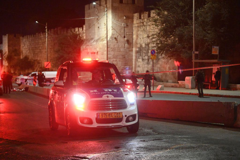 Палестинец откри огън по израелски полицаи в Йерусалим
