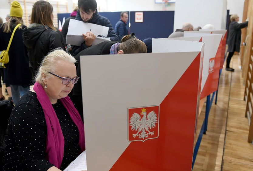 Рекордно голяма избирателна активност на изборите в Полша