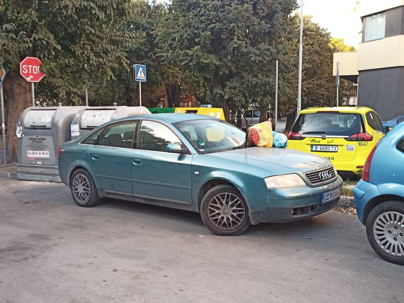 Мъж отиде във Варна, паркира колата си, а като се върна... СНИМКА