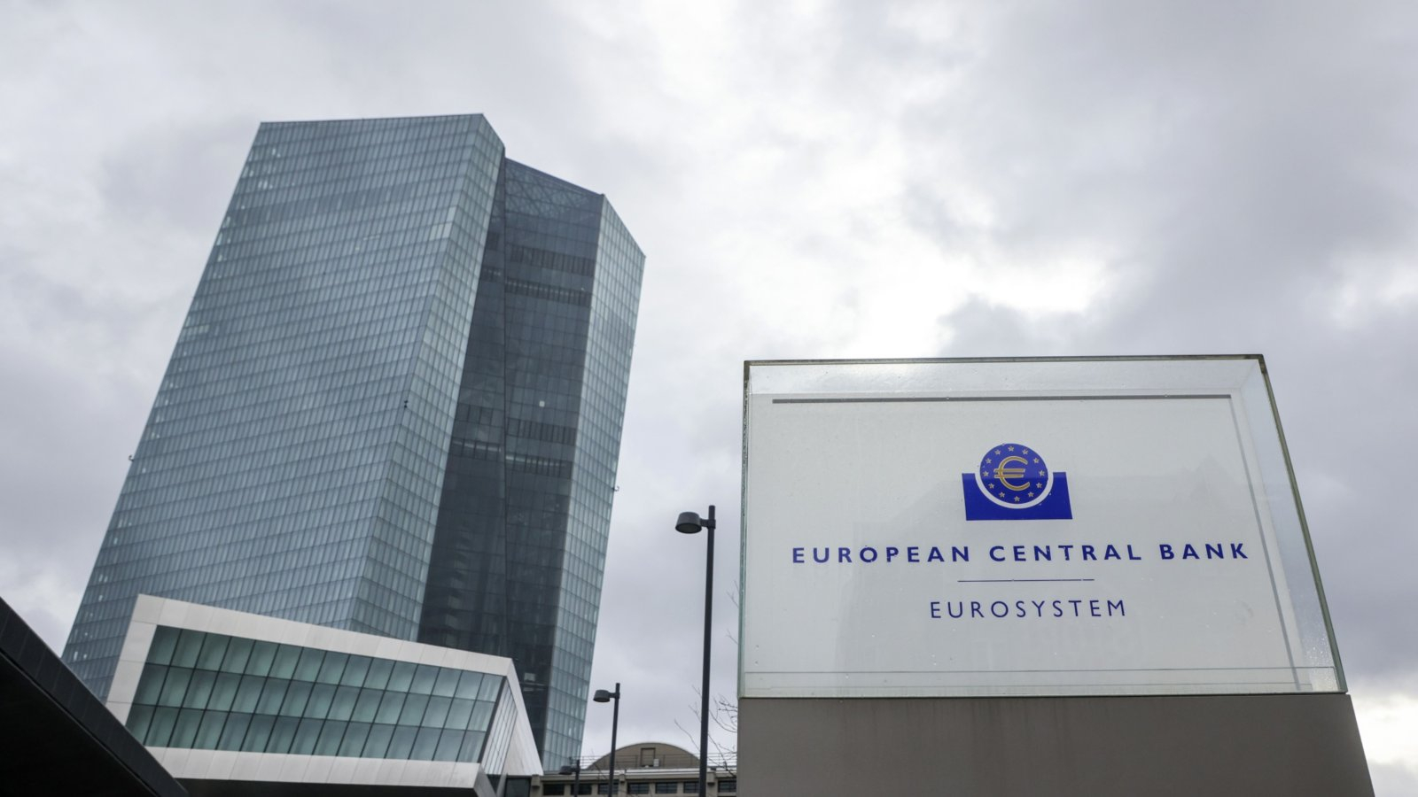 Нещо невиждано от 16 месеца става в ЕЦБ, на път е да...
