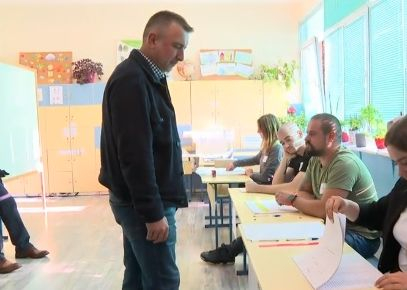 Ивайло Вълчев гласува с огорчение заради "неразумните действия на един човек" ВИДЕО