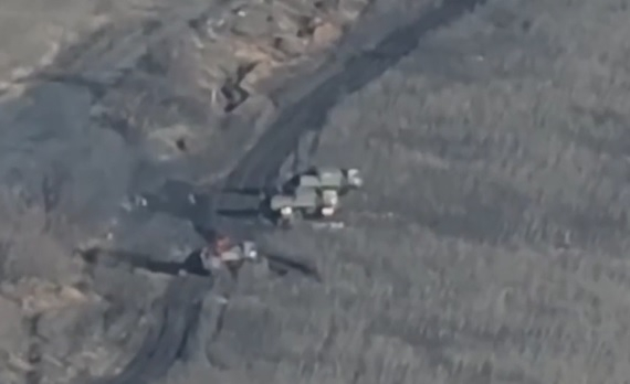 ВИДЕО от фронта: Украински граничари поразиха с дрон руска минохвъргачка