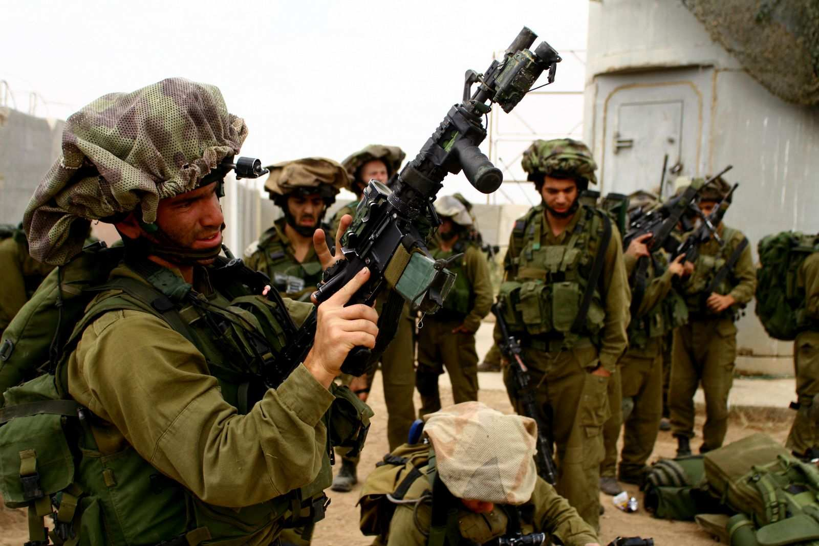 Израелската армия влезе в град Газа ВИДЕО