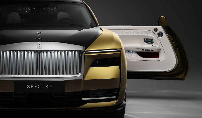 Българин си купи един от най-редките нови Rolls-Royce в света СНИМКИ