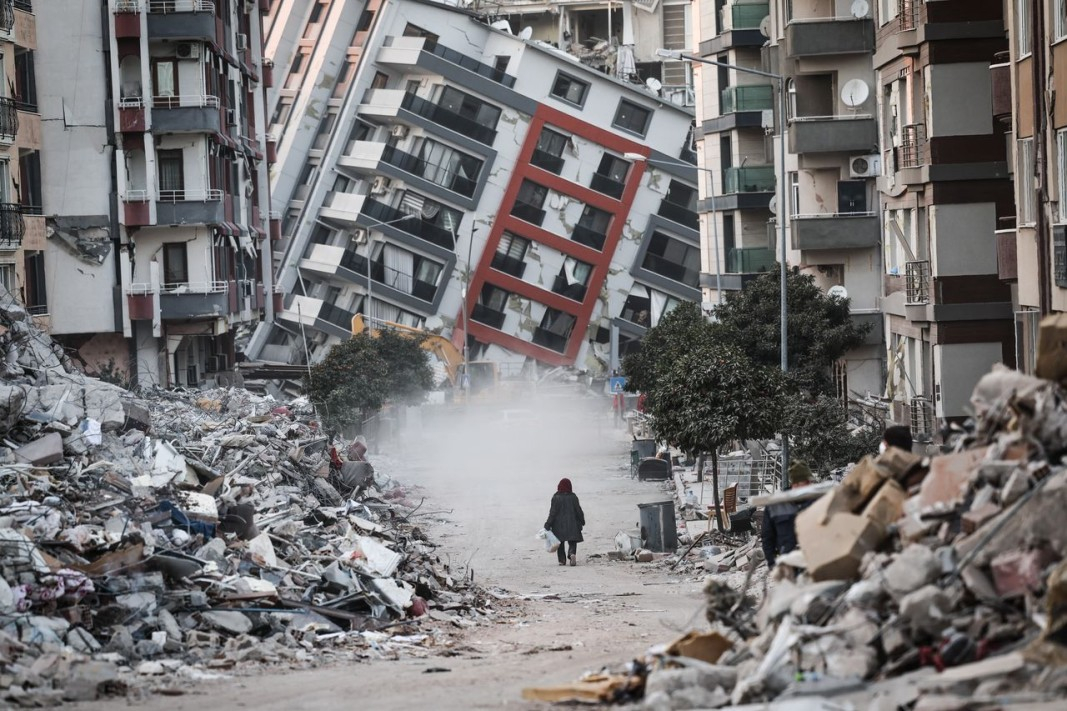 Паника в Турция: Силно земетресение разтърси страната 