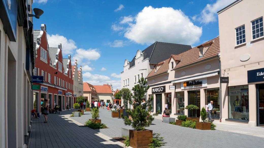 Грандиозно: Първият „град за пазаруване“ в България отваря скоро!