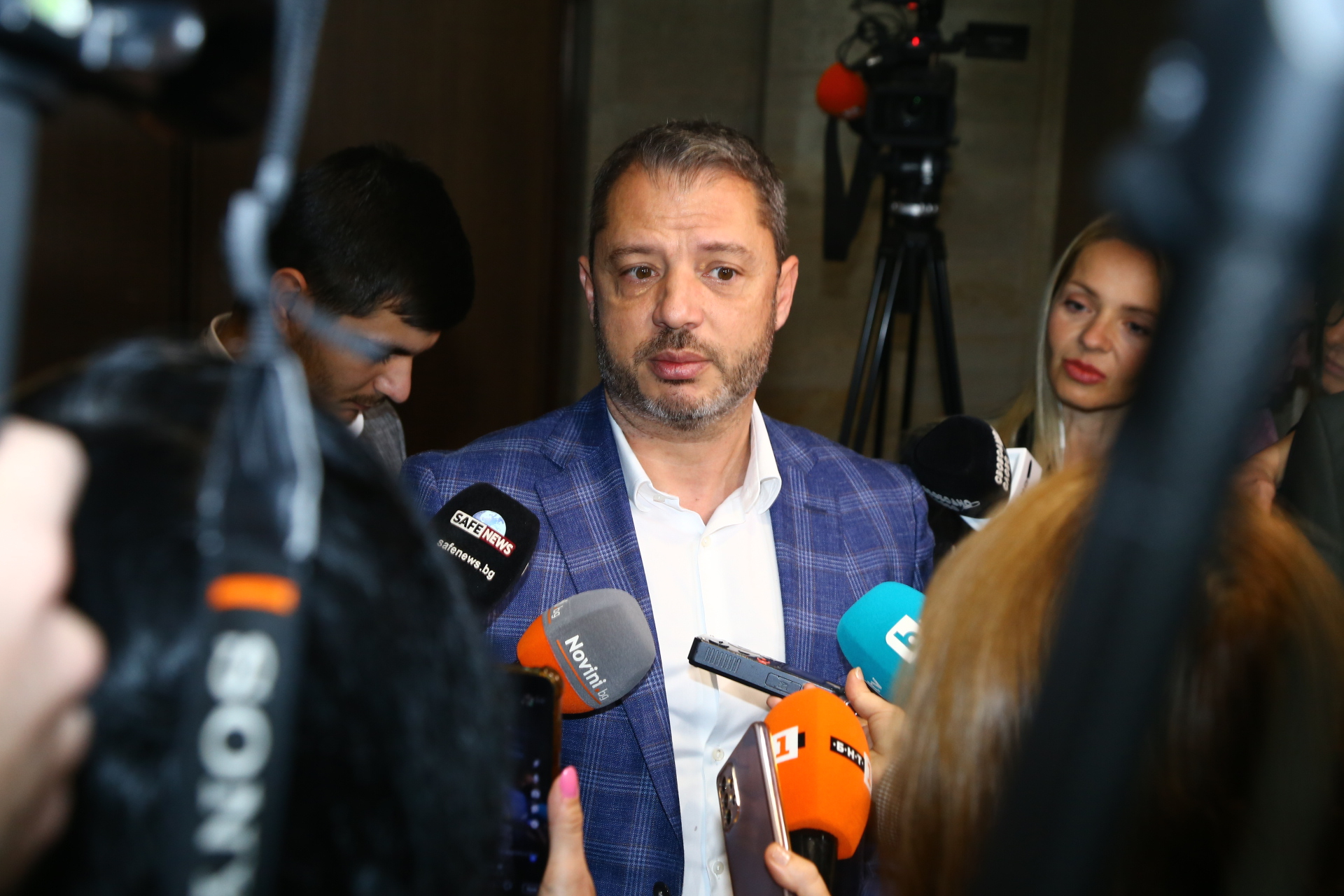 Делян Добрев съсипа хората на хвърлилия оставка Христо Иванов, ударът е много тежък