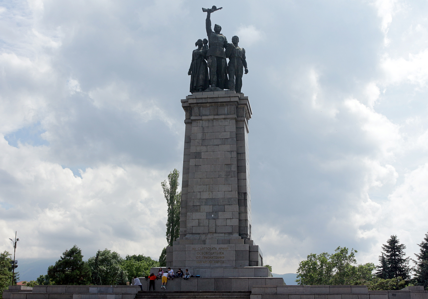 Информационни табели се появиха на Паметника на съветската армия, ето причините ВИДЕО