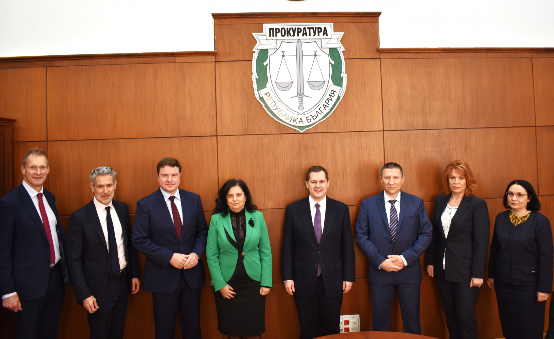 И.ф. главен прокурор Борислав Сарафов проведе среща с британския министър по миграцията Робърт Дженрик и водена от него делегация