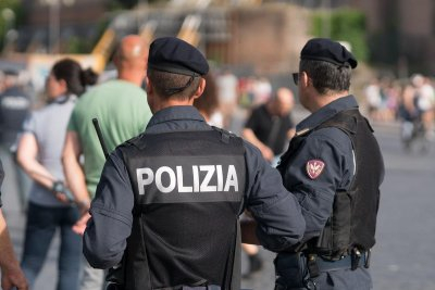 Пълен абсурд в Италия: Жена превърна 9-г. си син в... 