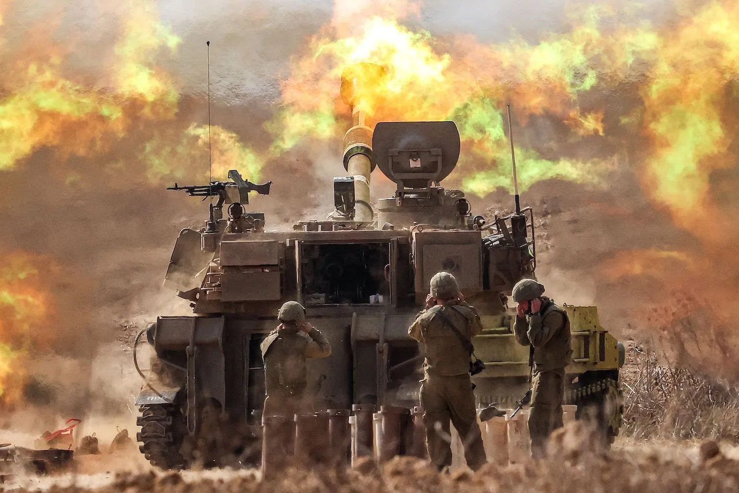Израел прочисти част на град Газа! Става напечено на Западния бряг, горят бойни машини