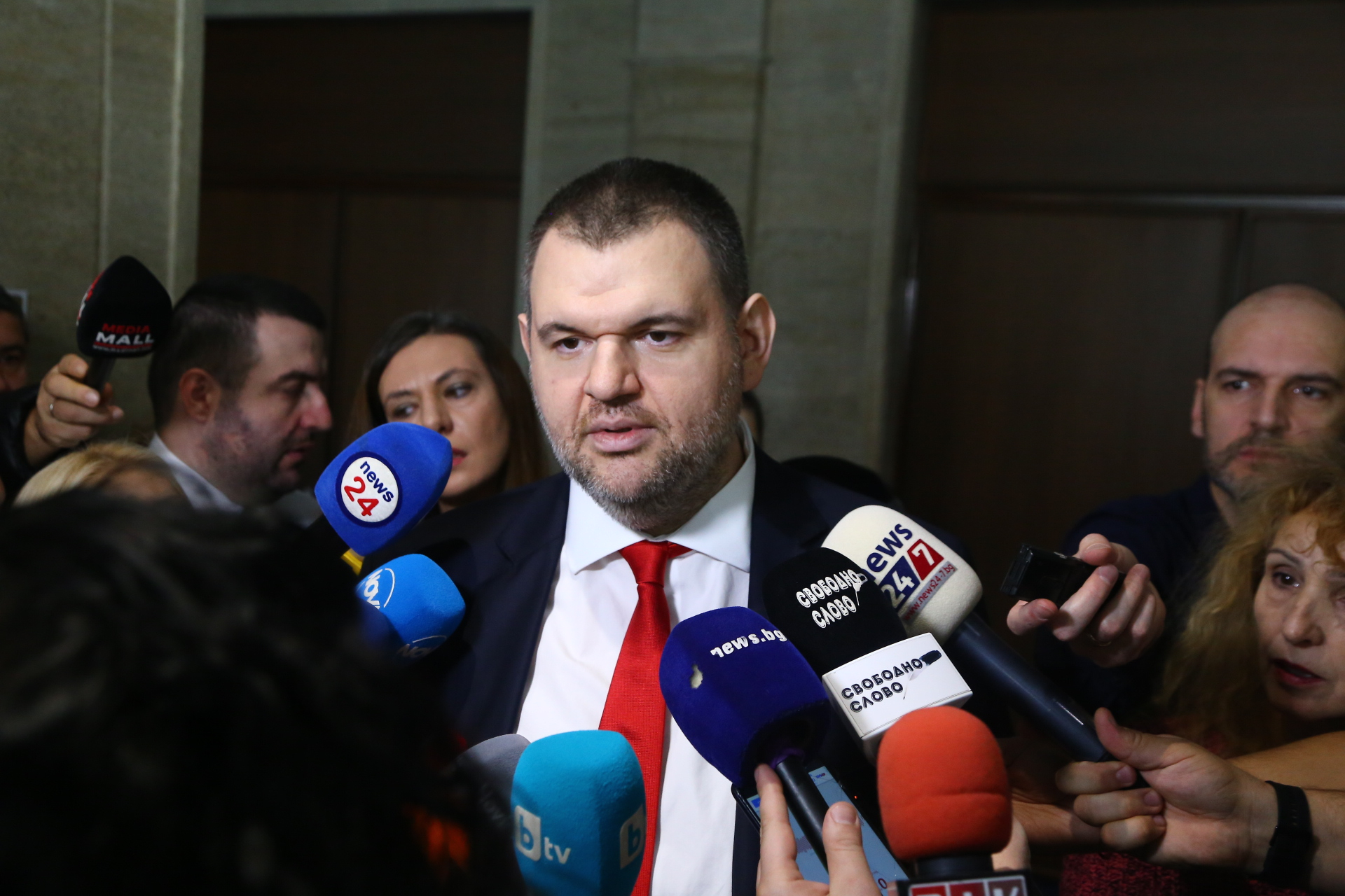 Пеевски: Твърдо заставам зад момчетата на МВР, Терзиев и спортният министър са виновни