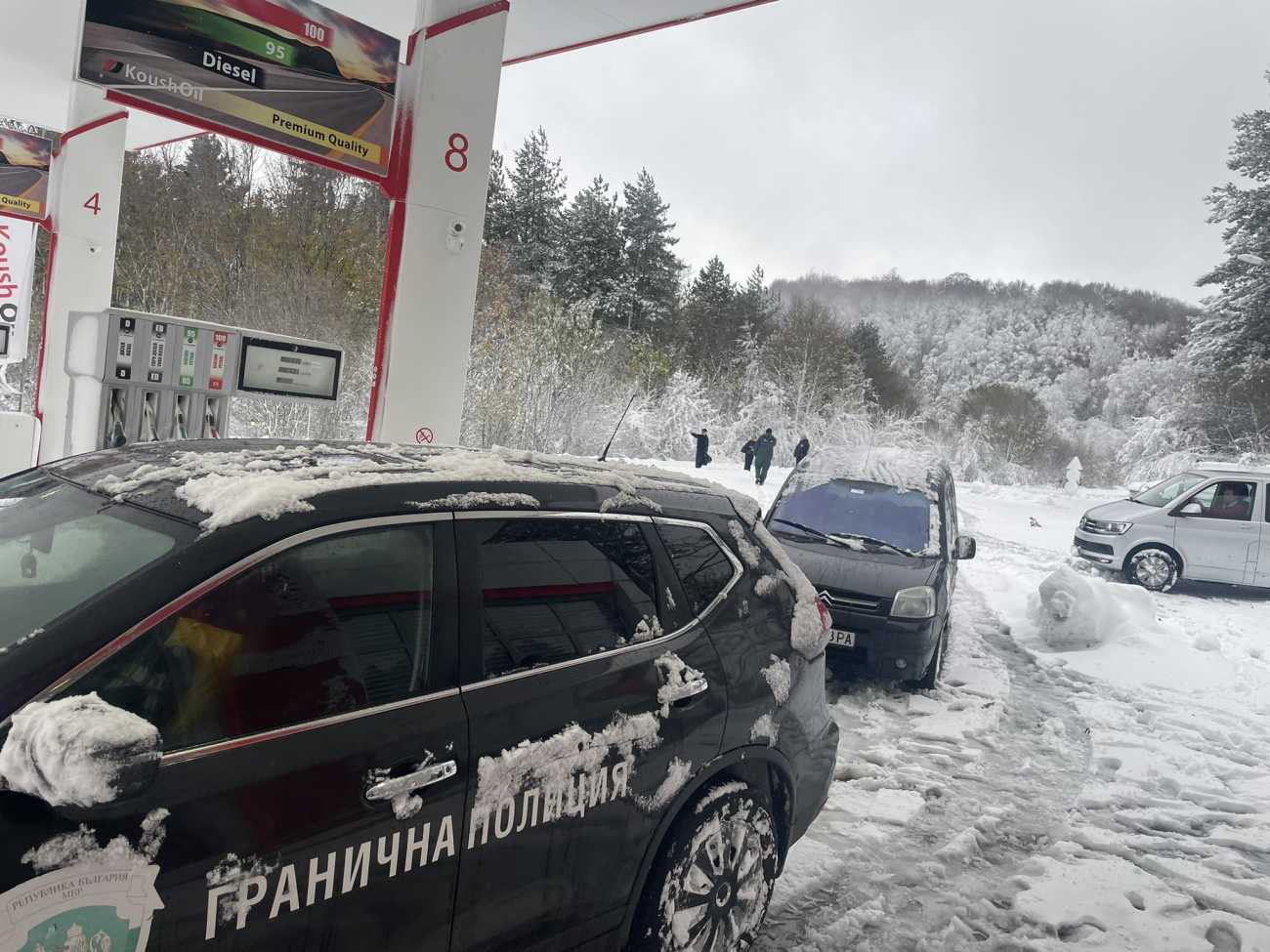 Снегокалипсис и в Странджа: Хора са блокирани с часове в снега, снегорини не се виждат