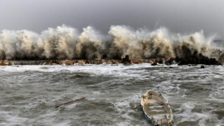 Вълни цунами заляха родно село на Черноморието 