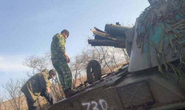 Калпав снаряд от КНДР разкъса дулото на руска САУ 2С3 "Акация", екипажът се оплаква