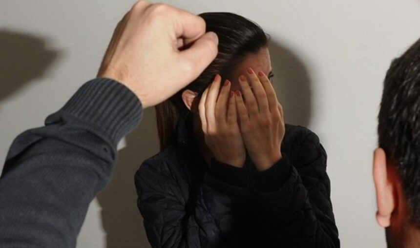 Брутално насилие над дете потресе Плевен: Баща преби жестоко 13-годишната си дъщеря