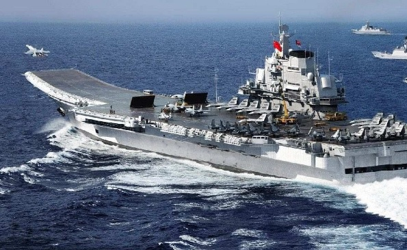 Китайският флот прогони американския есминец USS Hopper 