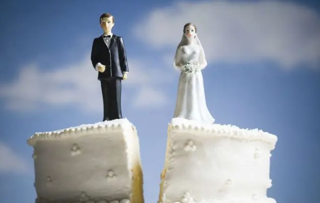 Развод само ден след сватбата, а причината няма как да е по-странна