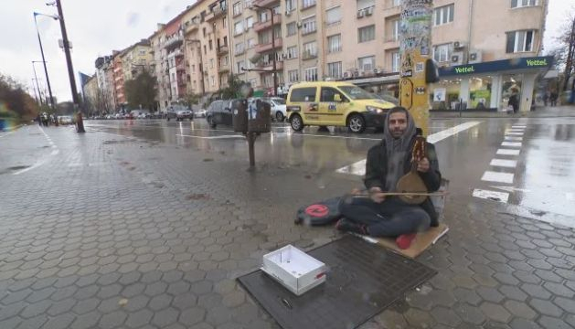 Софийските бездомници с капризи: Не щат там, а... ВИДЕО