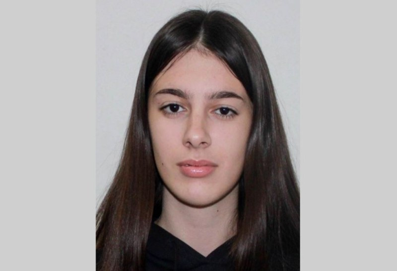 Мистерия! 14-г. девойка изчезна в Скопие, търсят я и у нас СНИМКА