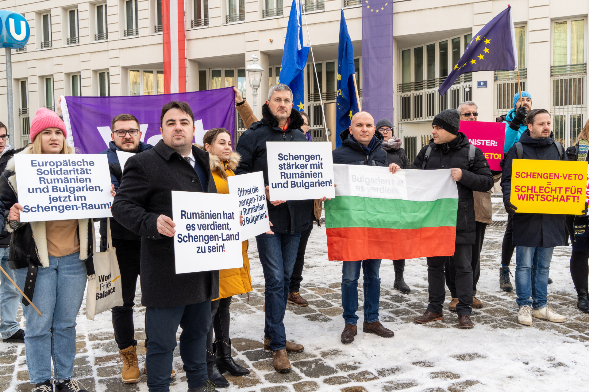 Илхан Кючюк развя трибагреник във Виена и показа защо трябва да влезем в Шенген СНИМКИ