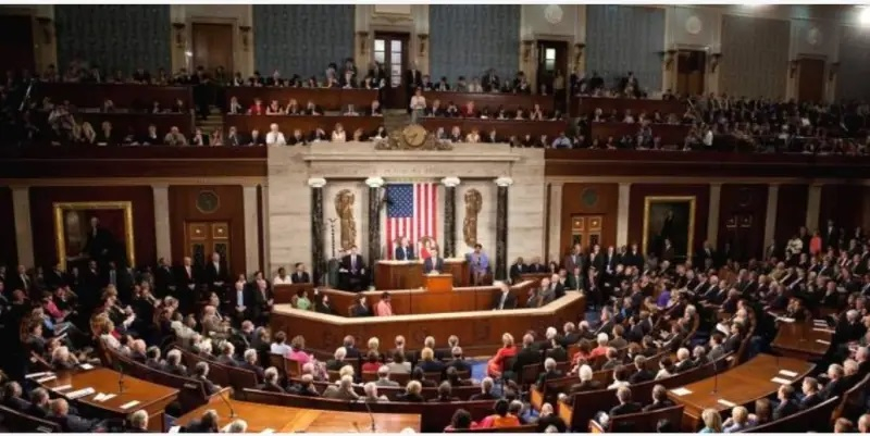 Politico: Почти няма шанс Конгресът на САЩ да подкрепи помощта за Киев
