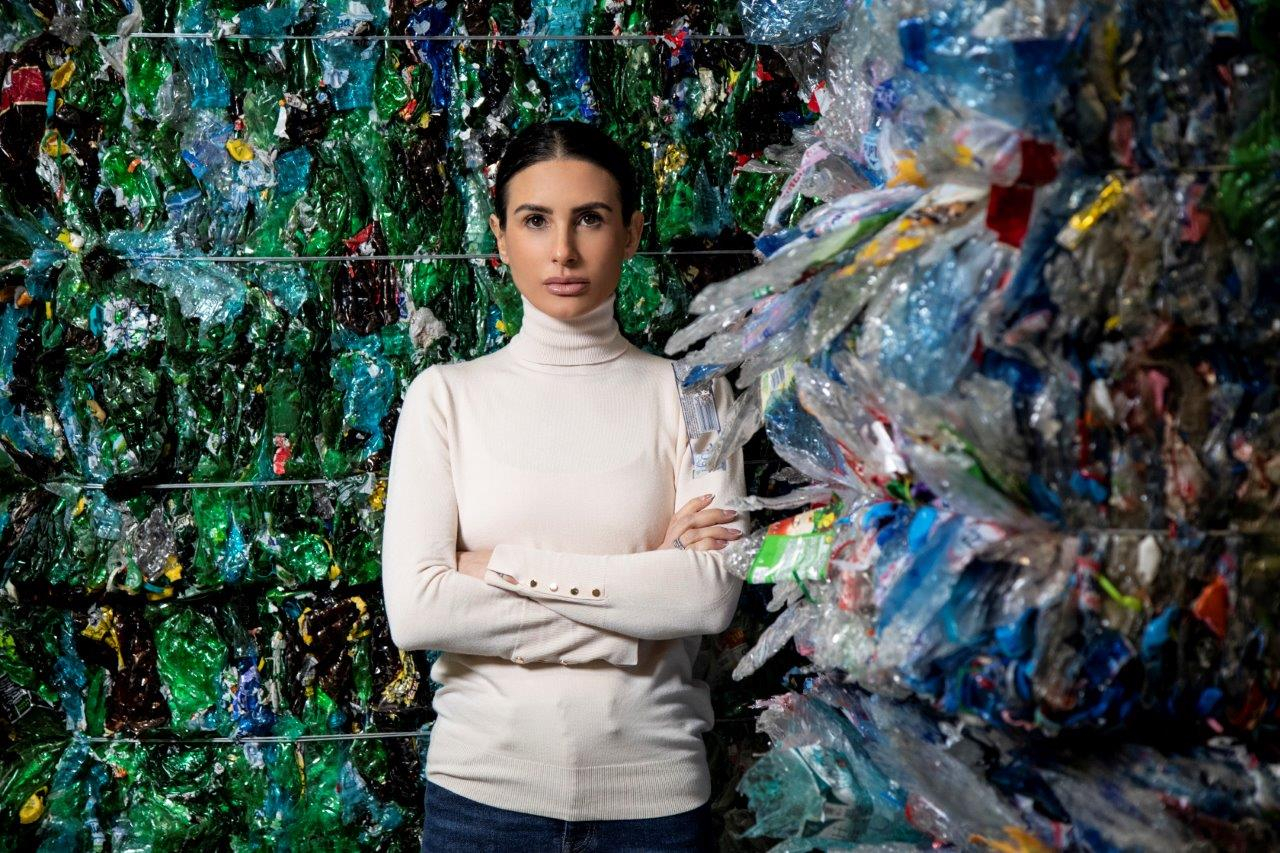 Актрисата Илияна Лазарова с призив за живот без пластмасови отпадъци ВИДЕО