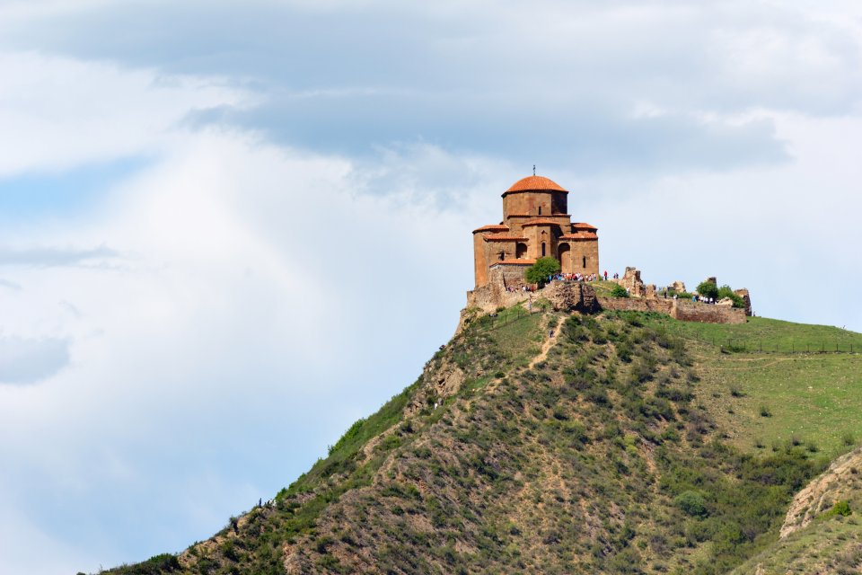 Удивителна вековна рецепта за дълголетие, открита при експедиция на Юнеско в Тбилиските манастири