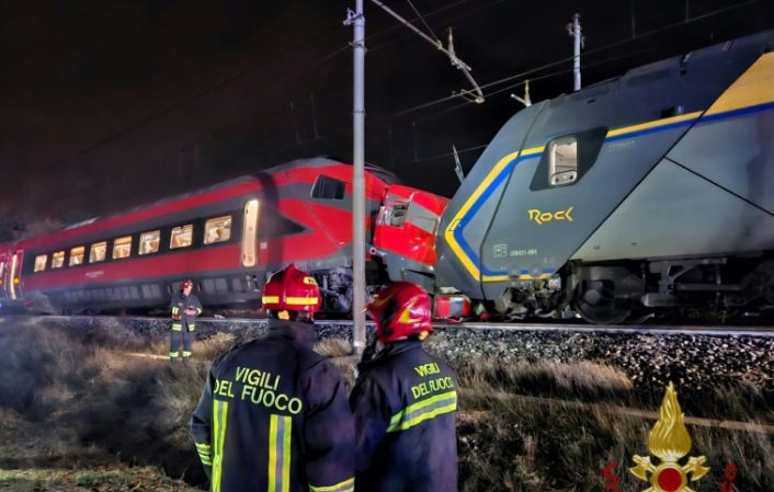 Инцидент: Челен сблъсък мужду два влака в Италия ВИДЕО