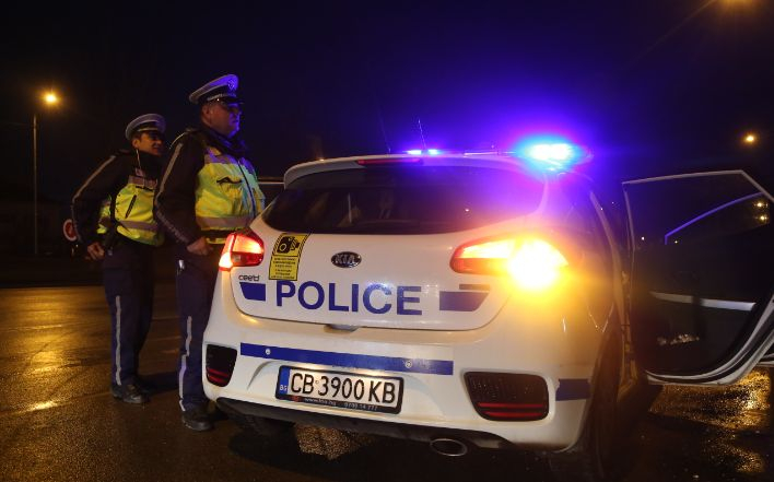 Общинар съобщи за крупен обир, полицаи отмъкнали над 120 000 лева на пътя за Радомир 