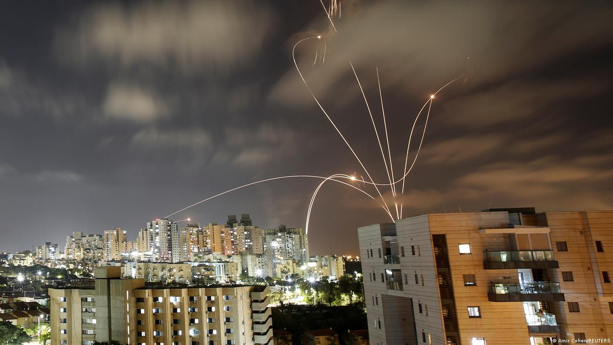 Въздушна тревога, ракети и сензационна новина от фронта в Израел