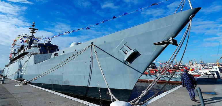 Първият миночистач за разчистване на Черно море акостира в Румъния