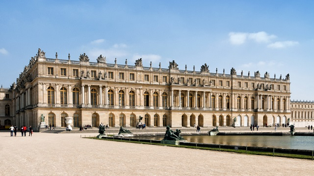 Извънредна ситуация в Париж, евакуираха Версайския дворец след...