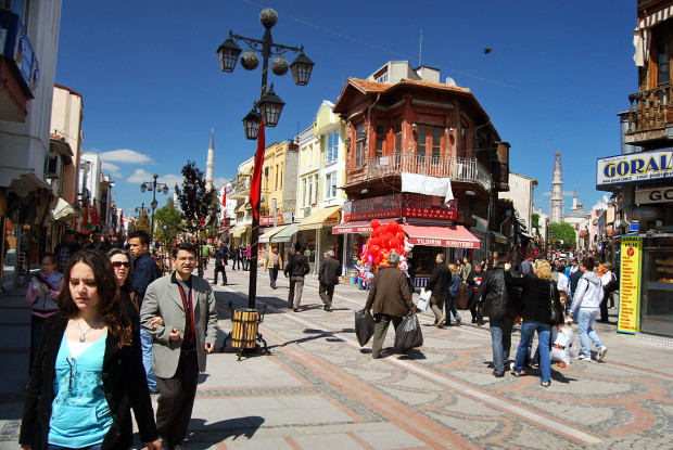 Търговците в Одрин с ключов ход заради алъш-вериша с българи, търсят под дърво и камък...