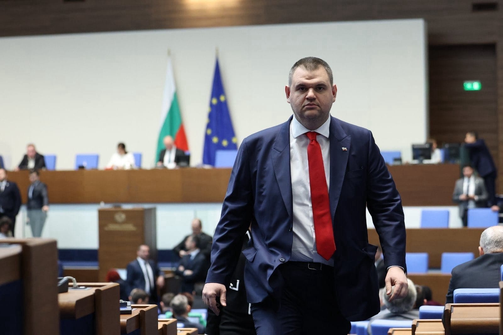 Пеевски: Министър Тагарев, бъдете мъж, поемете отговорност!