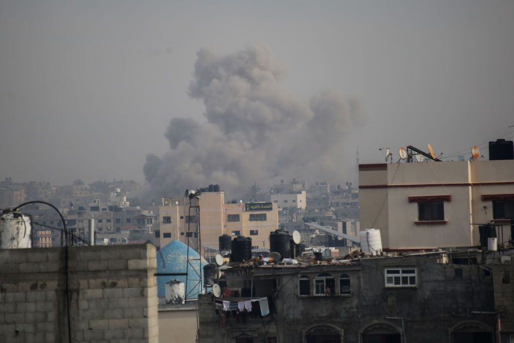 Израел с мощен удар в Ивицата Газа, чуват се писъци, истински ад е