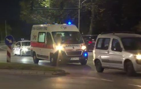 Извънредно в БЛИЦ! Кошмар по празните улици на София, линейка лети към болницата ВИДЕО