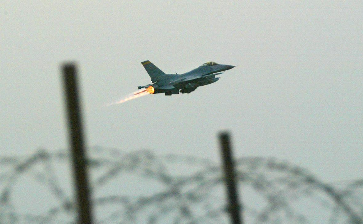 Newsweek: В небето на Украйна вече летят F-16, но... 